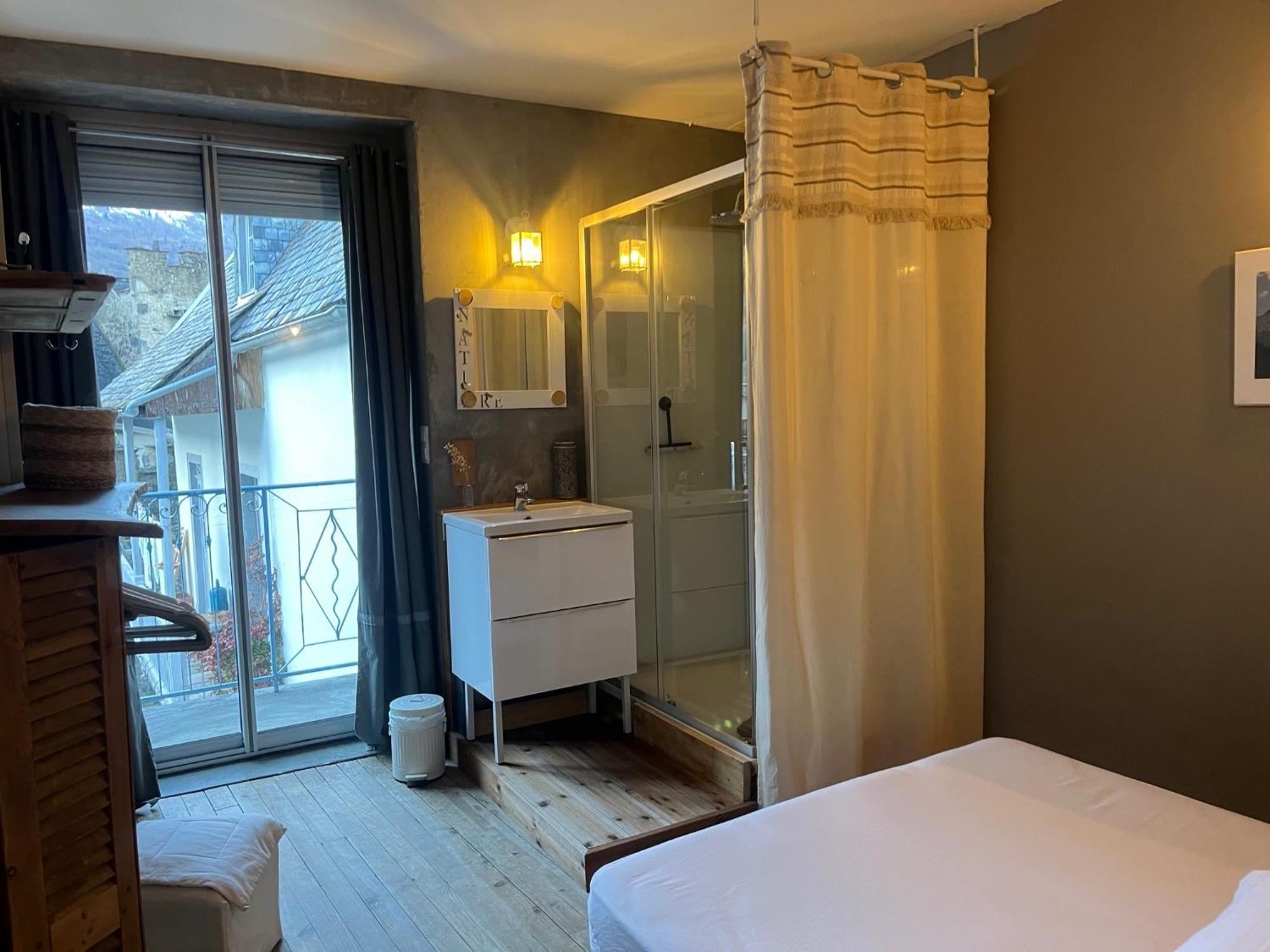 Les Remparts Appartement Luz-Saint-Sauveur Kamer foto